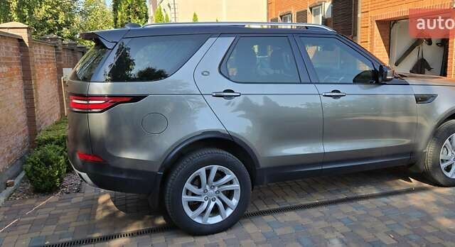 Серый Ленд Ровер Дискавери, объемом двигателя 3 л и пробегом 74 тыс. км за 50000 $, фото 6 на Automoto.ua