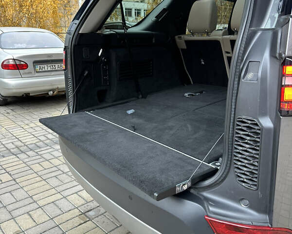 Серый Ленд Ровер Дискавери, объемом двигателя 3 л и пробегом 52 тыс. км за 39500 $, фото 101 на Automoto.ua