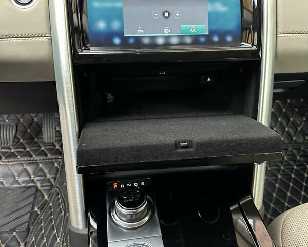 Серый Ленд Ровер Дискавери, объемом двигателя 3 л и пробегом 52 тыс. км за 39500 $, фото 66 на Automoto.ua