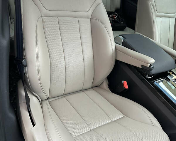 Серый Ленд Ровер Дискавери, объемом двигателя 3 л и пробегом 52 тыс. км за 39500 $, фото 108 на Automoto.ua