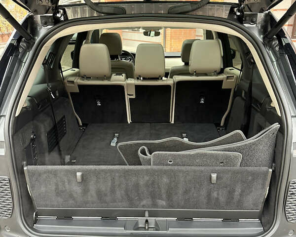 Серый Ленд Ровер Дискавери, объемом двигателя 3 л и пробегом 52 тыс. км за 39500 $, фото 98 на Automoto.ua