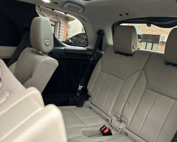 Серый Ленд Ровер Дискавери, объемом двигателя 3 л и пробегом 52 тыс. км за 39500 $, фото 81 на Automoto.ua