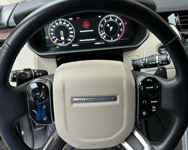 Серый Ленд Ровер Дискавери, объемом двигателя 3 л и пробегом 52 тыс. км за 39500 $, фото 64 на Automoto.ua