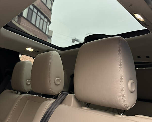 Серый Ленд Ровер Дискавери, объемом двигателя 3 л и пробегом 52 тыс. км за 39500 $, фото 79 на Automoto.ua