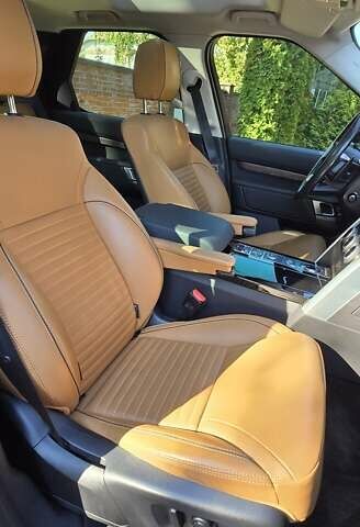 Серый Ленд Ровер Дискавери, объемом двигателя 3 л и пробегом 74 тыс. км за 50000 $, фото 18 на Automoto.ua