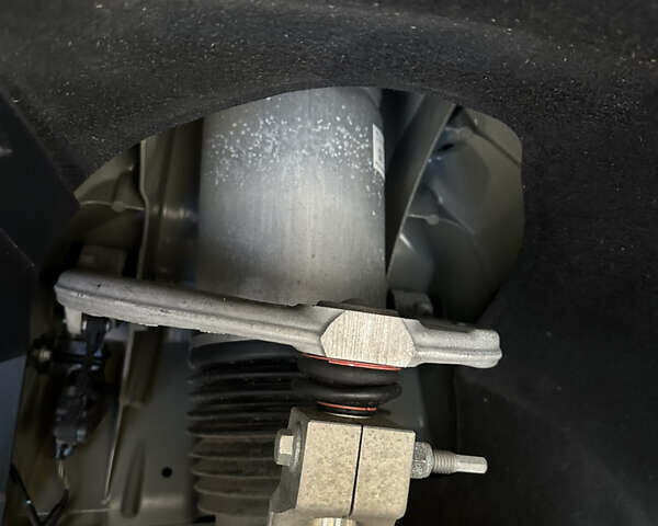 Серый Ленд Ровер Дискавери, объемом двигателя 3 л и пробегом 52 тыс. км за 39500 $, фото 123 на Automoto.ua