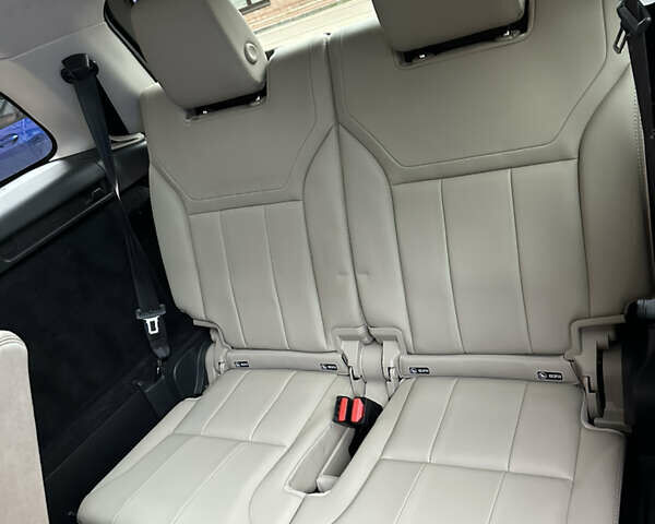 Серый Ленд Ровер Дискавери, объемом двигателя 3 л и пробегом 52 тыс. км за 39500 $, фото 82 на Automoto.ua