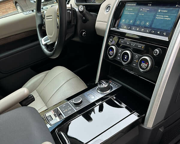 Серый Ленд Ровер Дискавери, объемом двигателя 3 л и пробегом 52 тыс. км за 39500 $, фото 109 на Automoto.ua