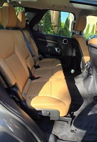 Серый Ленд Ровер Дискавери, объемом двигателя 3 л и пробегом 74 тыс. км за 50000 $, фото 17 на Automoto.ua