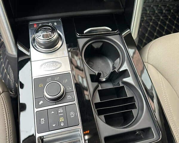 Серый Ленд Ровер Дискавери, объемом двигателя 3 л и пробегом 52 тыс. км за 39500 $, фото 67 на Automoto.ua