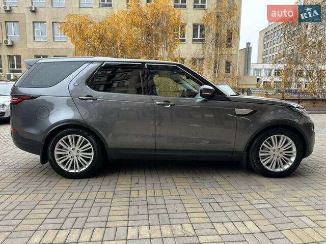 Серый Ленд Ровер Дискавери, объемом двигателя 3 л и пробегом 52 тыс. км за 39500 $, фото 12 на Automoto.ua