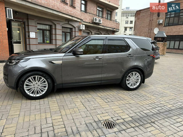 Серый Ленд Ровер Дискавери, объемом двигателя 3 л и пробегом 52 тыс. км за 39500 $, фото 2 на Automoto.ua
