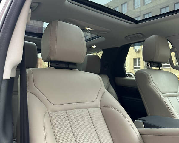 Серый Ленд Ровер Дискавери, объемом двигателя 3 л и пробегом 52 тыс. км за 39500 $, фото 110 на Automoto.ua