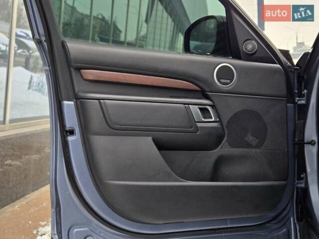 Сірий Ленд Ровер Діскавері, об'ємом двигуна 3 л та пробігом 88 тис. км за 39900 $, фото 18 на Automoto.ua