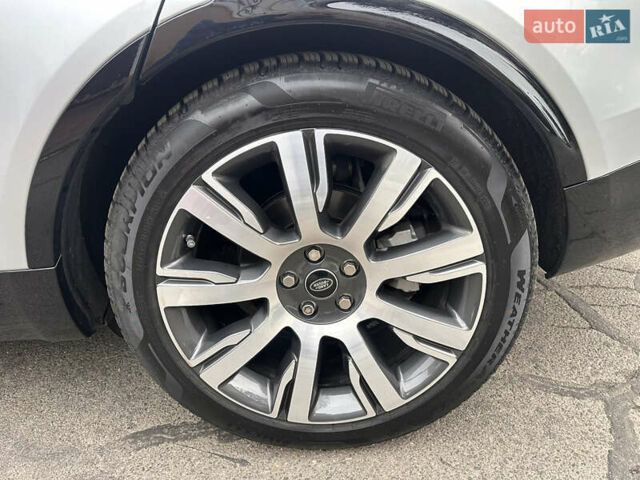 Серый Ленд Ровер Дискавери, объемом двигателя 2.99 л и пробегом 99 тыс. км за 36700 $, фото 9 на Automoto.ua