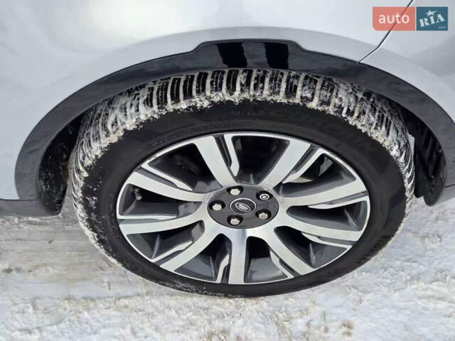 Серый Ленд Ровер Дискавери, объемом двигателя 3 л и пробегом 103 тыс. км за 34900 $, фото 3 на Automoto.ua