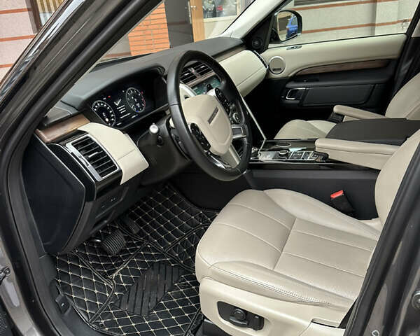 Серый Ленд Ровер Дискавери, объемом двигателя 3 л и пробегом 52 тыс. км за 39500 $, фото 58 на Automoto.ua