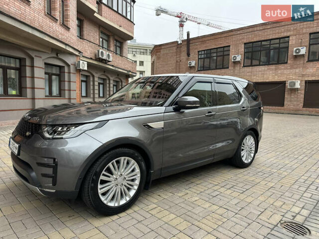 Серый Ленд Ровер Дискавери, объемом двигателя 3 л и пробегом 52 тыс. км за 39500 $, фото 4 на Automoto.ua