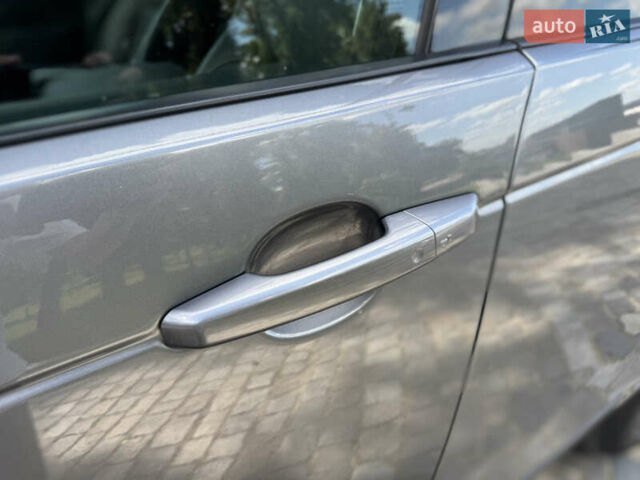 Серый Ленд Ровер Дискавери, объемом двигателя 3 л и пробегом 74 тыс. км за 47900 $, фото 8 на Automoto.ua