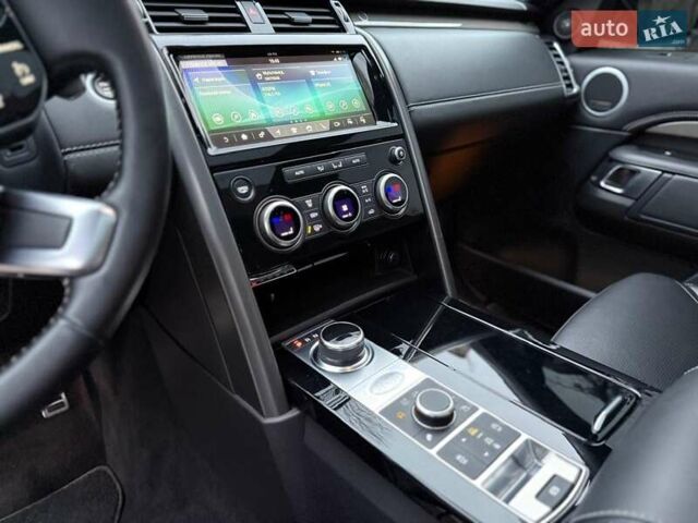 Сірий Ленд Ровер Діскавері, об'ємом двигуна 2 л та пробігом 83 тис. км за 42000 $, фото 11 на Automoto.ua