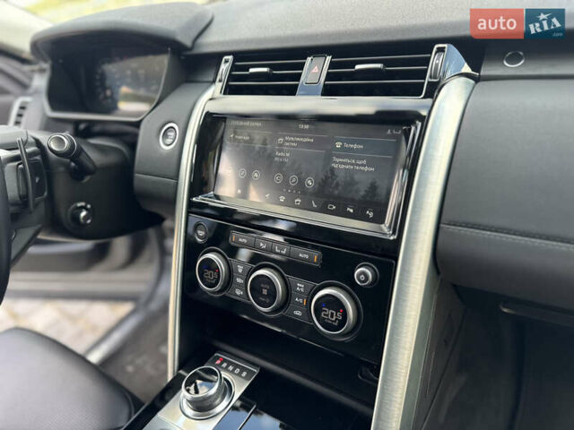 Ленд Ровер Дискавери 2020 в Киеве на Automoto.ua Серый Ленд Ровер Дискавери, объемом двигателя 3 л и пробегом 74 тыс. км за 51000 $, фото 74 на Automoto.ua