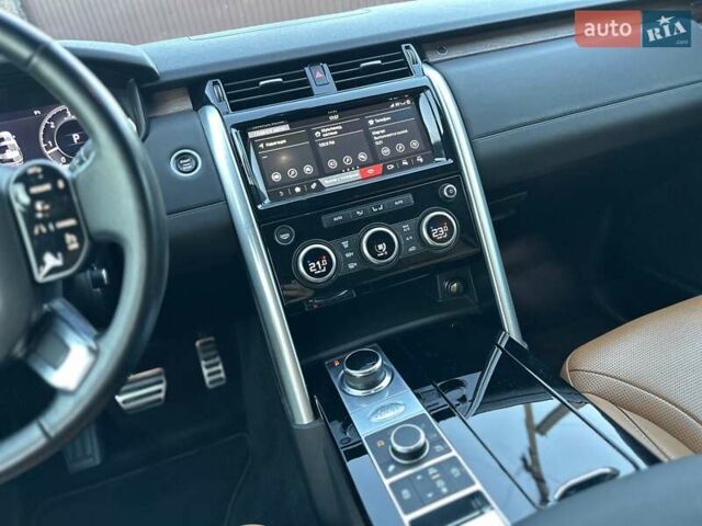 Ленд Ровер Дискавери 2020 в Виннице на Automoto.ua Серый Ленд Ровер Дискавери, объемом двигателя 3 л и пробегом 84 тыс. км за 45900 $, фото 32 на Automoto.ua