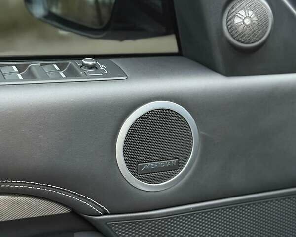 Сірий Ленд Ровер Діскавері, об'ємом двигуна 2 л та пробігом 83 тис. км за 42000 $, фото 9 на Automoto.ua