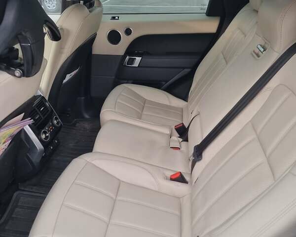 Сірий Ленд Ровер Діскавері, об'ємом двигуна 2.99 л та пробігом 65 тис. км за 76500 $, фото 4 на Automoto.ua