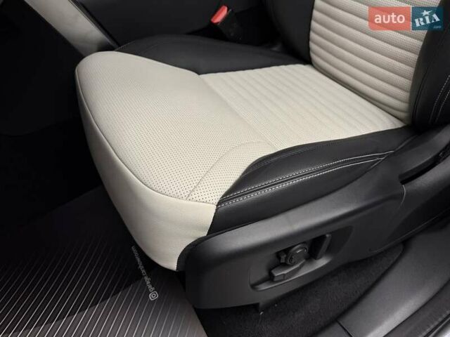 Серый Ленд Ровер Дискавери, объемом двигателя 3 л и пробегом 54 тыс. км за 54000 $, фото 28 на Automoto.ua