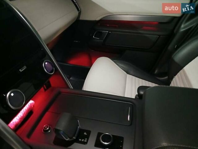 Серый Ленд Ровер Дискавери, объемом двигателя 3 л и пробегом 99 тыс. км за 49900 $, фото 22 на Automoto.ua