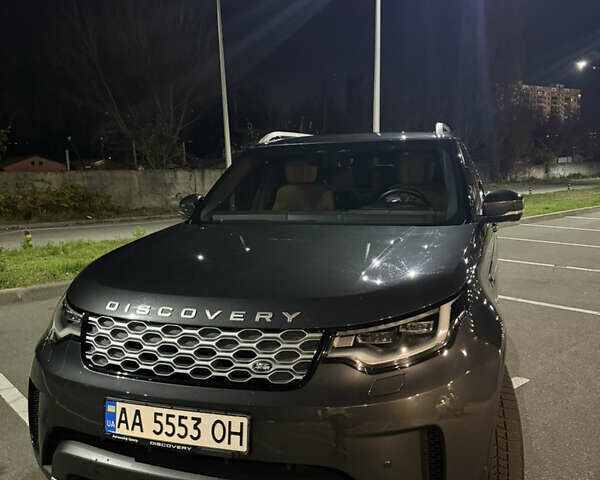 Серый Ленд Ровер Дискавери, объемом двигателя 3 л и пробегом 73 тыс. км за 64000 $, фото 1 на Automoto.ua