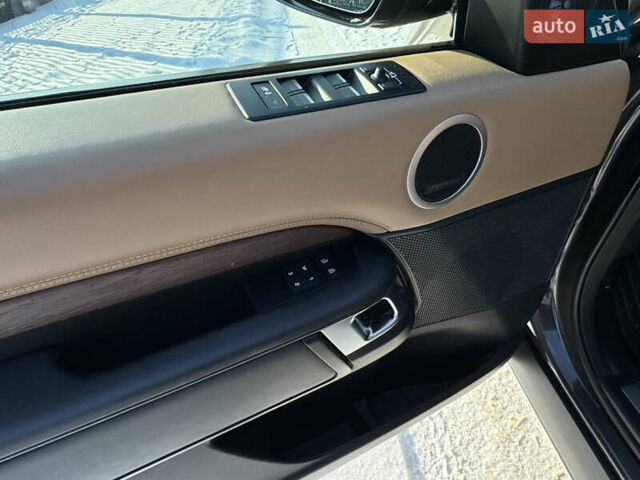 Сірий Ленд Ровер Діскавері, об'ємом двигуна 3 л та пробігом 45 тис. км за 78000 $, фото 21 на Automoto.ua