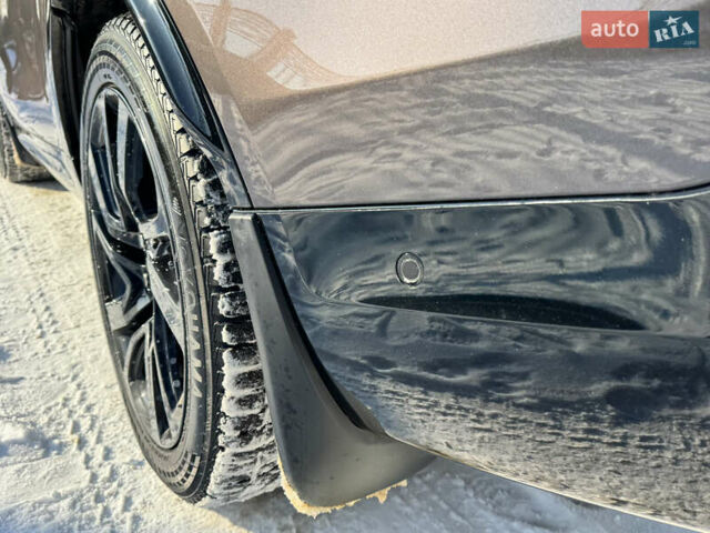 Сірий Ленд Ровер Діскавері, об'ємом двигуна 3 л та пробігом 45 тис. км за 78000 $, фото 49 на Automoto.ua