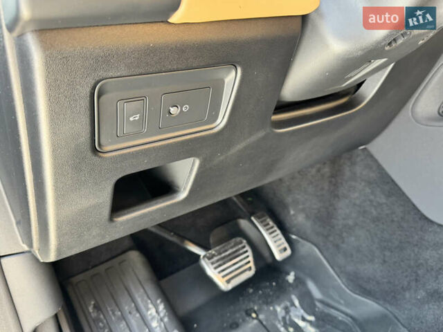 Сірий Ленд Ровер Діскавері, об'ємом двигуна 3 л та пробігом 45 тис. км за 78000 $, фото 43 на Automoto.ua