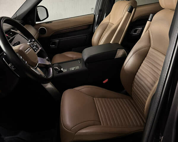 Сірий Ленд Ровер Діскавері, об'ємом двигуна 3 л та пробігом 45 тис. км за 78000 $, фото 56 на Automoto.ua