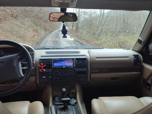 Синий Ленд Ровер Дискавери, объемом двигателя 2.5 л и пробегом 307 тыс. км за 7300 $, фото 7 на Automoto.ua