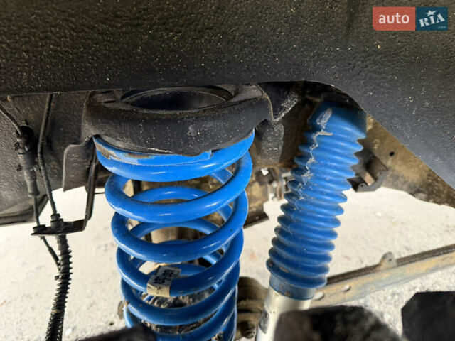 Ленд Ровер Дискавери 2004 в Львове на Automoto.ua Синий Ленд Ровер Дискавери, объемом двигателя 3.95 л и пробегом 232 тыс. км за 16499 $, фото 10 на Automoto.ua