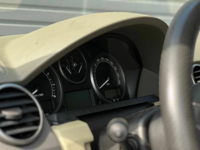 Синій Ленд Ровер Діскавері, об'ємом двигуна 4.4 л та пробігом 230 тис. км за 10850 $, фото 8 на Automoto.ua