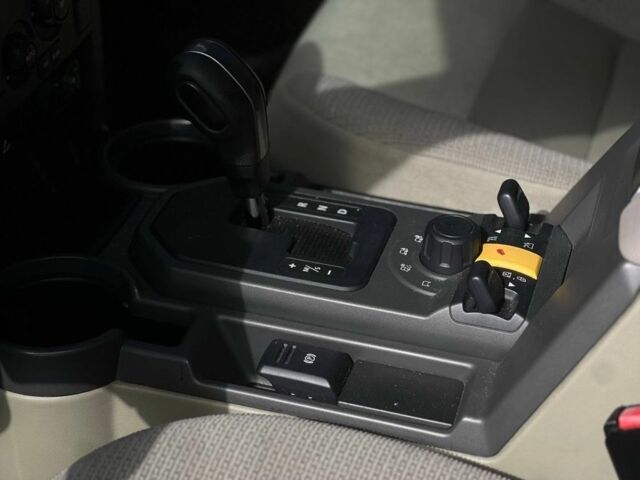 Синий Ленд Ровер Дискавери, объемом двигателя 4.4 л и пробегом 267 тыс. км за 11799 $, фото 6 на Automoto.ua