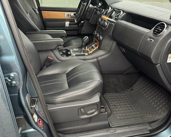 Синій Ленд Ровер Діскавері, об'ємом двигуна 2.99 л та пробігом 350 тис. км за 9999 $, фото 6 на Automoto.ua