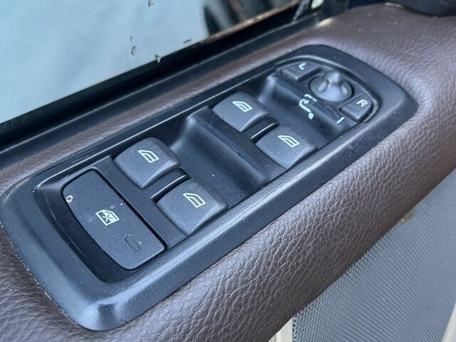 Синий Ленд Ровер Дискавери, объемом двигателя 3 л и пробегом 287 тыс. км за 7918 $, фото 20 на Automoto.ua