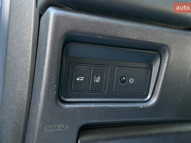 Синий Ленд Ровер Дискавери, объемом двигателя 2 л и пробегом 144 тыс. км за 18900 $, фото 12 на Automoto.ua