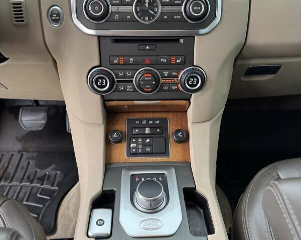 Синій Ленд Ровер Діскавері, об'ємом двигуна 2.99 л та пробігом 190 тис. км за 18399 $, фото 13 на Automoto.ua