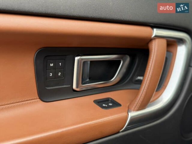 Синій Ленд Ровер Діскавері, об'ємом двигуна 2 л та пробігом 56 тис. км за 18900 $, фото 13 на Automoto.ua