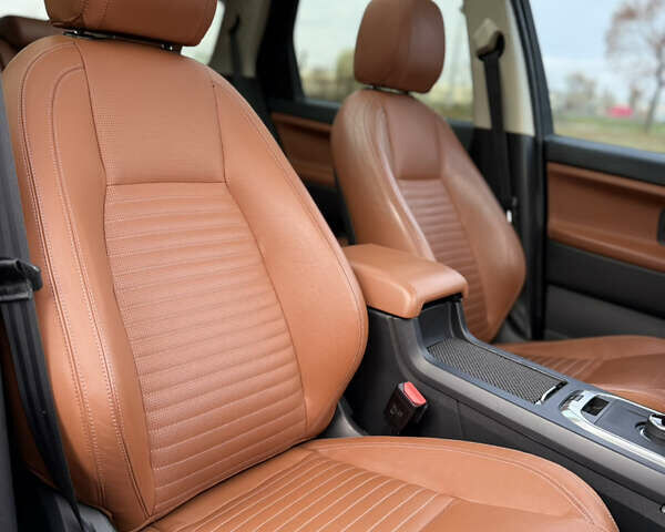 Синій Ленд Ровер Діскавері, об'ємом двигуна 2 л та пробігом 56 тис. км за 18900 $, фото 10 на Automoto.ua