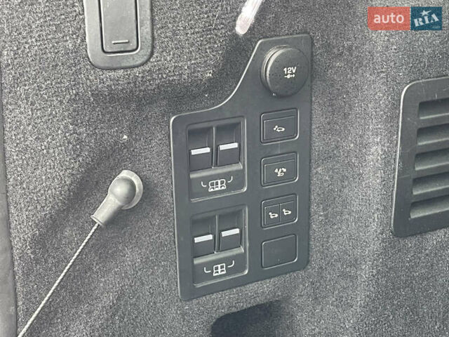 Синій Ленд Ровер Діскавері, об'ємом двигуна 3 л та пробігом 98 тис. км за 27900 $, фото 26 на Automoto.ua