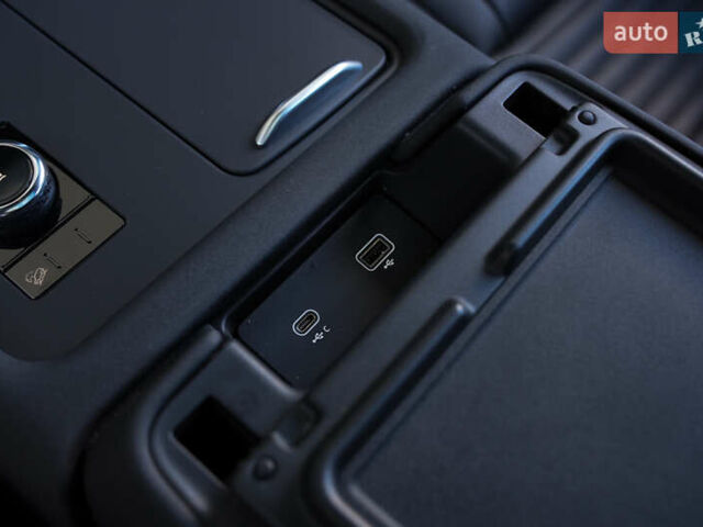 Ленд Ровер Дискавери 2023 в Киеве на Automoto.ua Синий Ленд Ровер Дискавери, объемом двигателя 3 л и пробегом 42 тыс. км за 61500 $, фото 30 на Automoto.ua