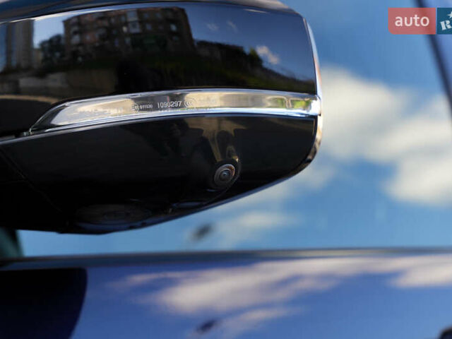 Ленд Ровер Дискавери 2023 в Киеве на Automoto.ua Синий Ленд Ровер Дискавери, объемом двигателя 3 л и пробегом 42 тыс. км за 61500 $, фото 4 на Automoto.ua