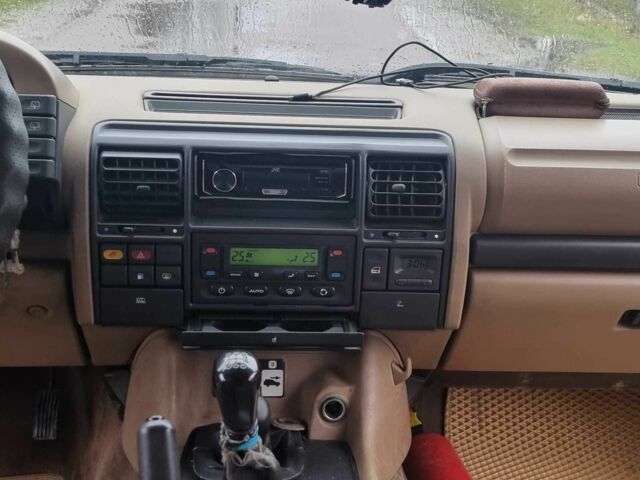 Зеленый Ленд Ровер Дискавери, объемом двигателя 2.5 л и пробегом 288 тыс. км за 7000 $, фото 16 на Automoto.ua