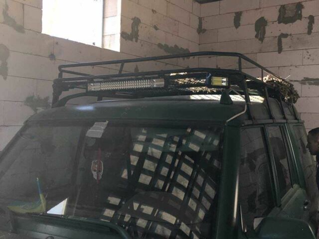 Зеленый Ленд Ровер Дискавери, объемом двигателя 2.5 л и пробегом 420 тыс. км за 5940 $, фото 4 на Automoto.ua